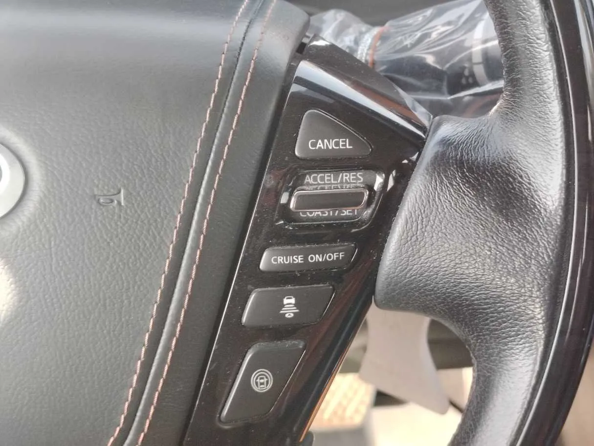 Car image 27