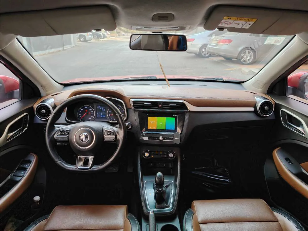 Car image 17