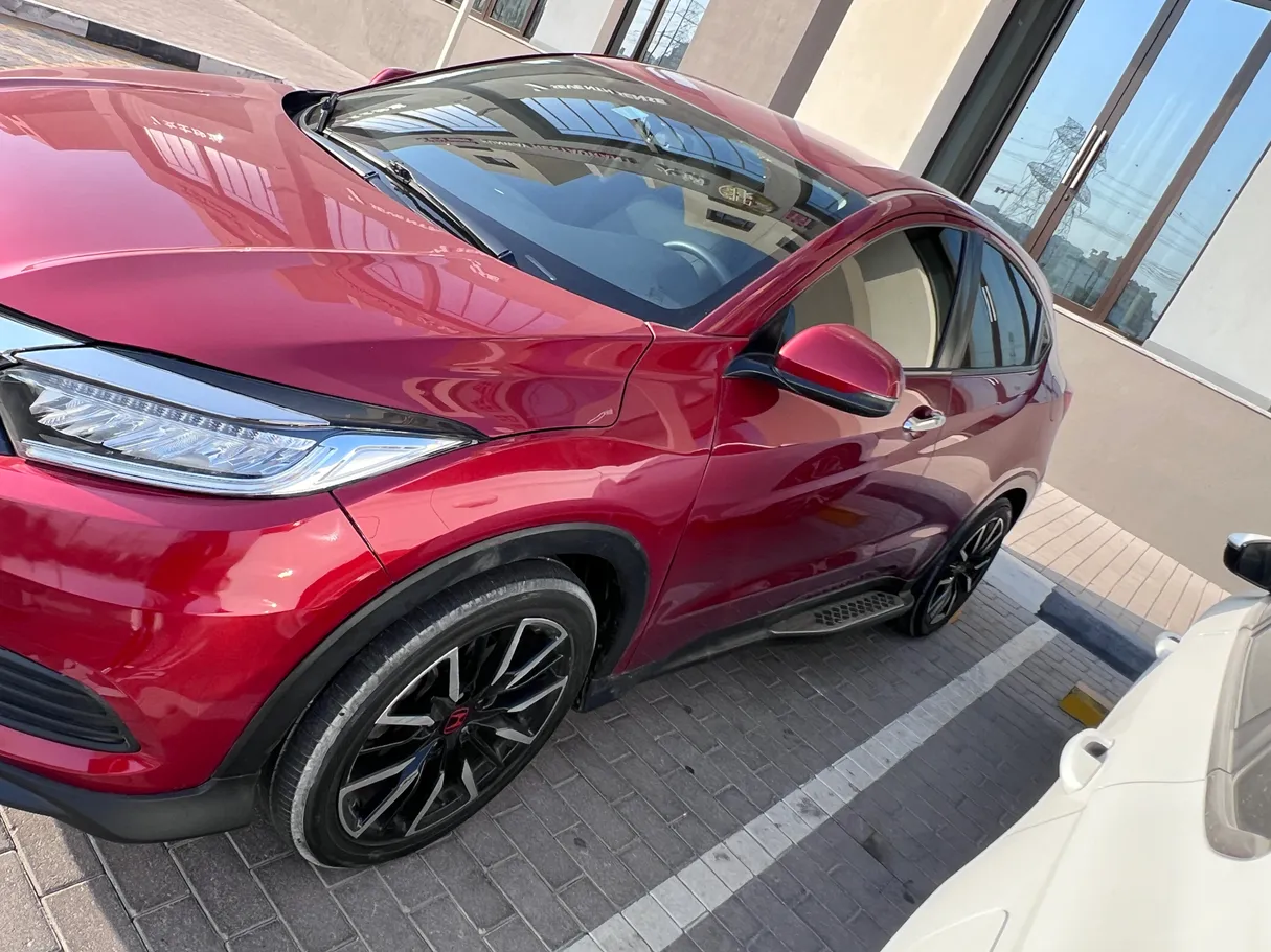Car image 2