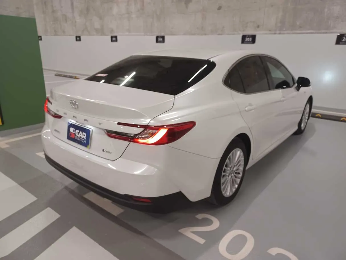 Car image 5