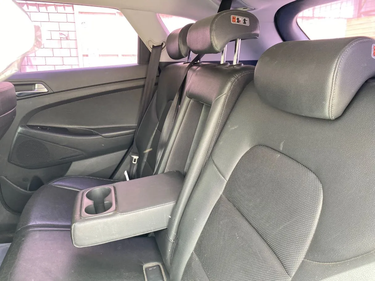 Car image 13