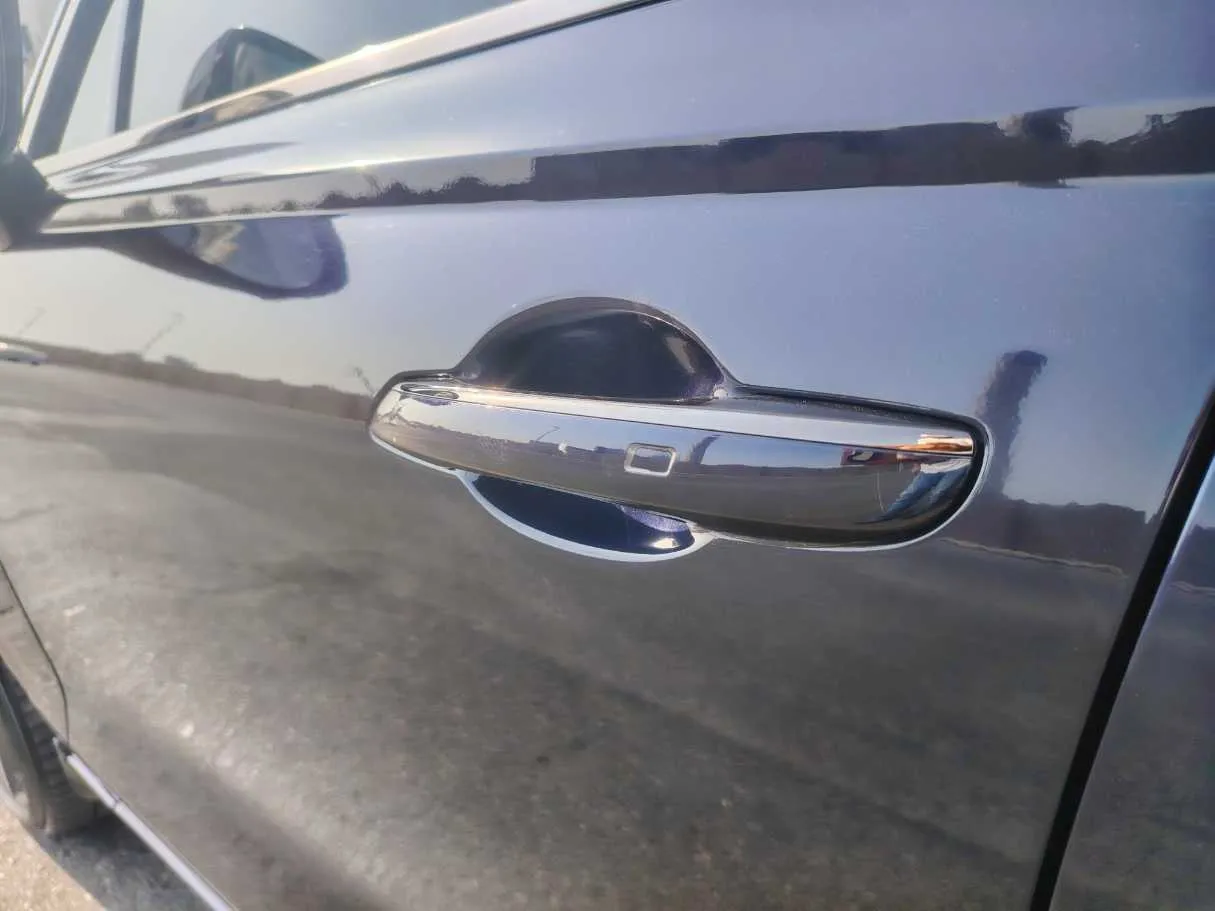 Car image 32