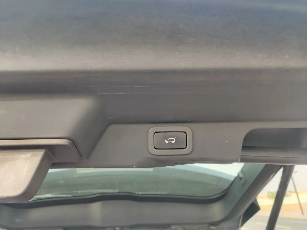 Car image 33
