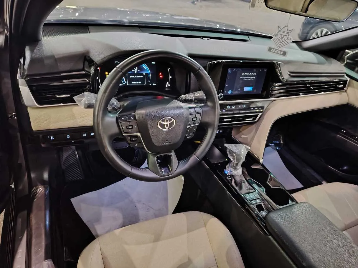 Car image 14