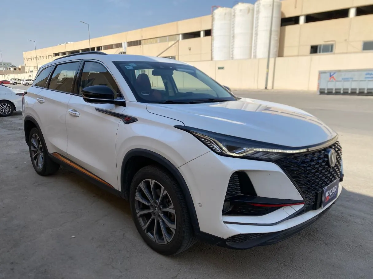 Car image 3