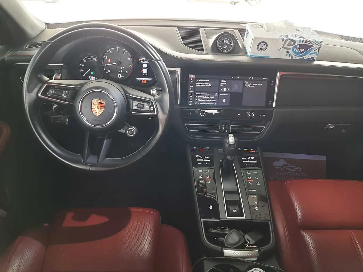 Car image 17