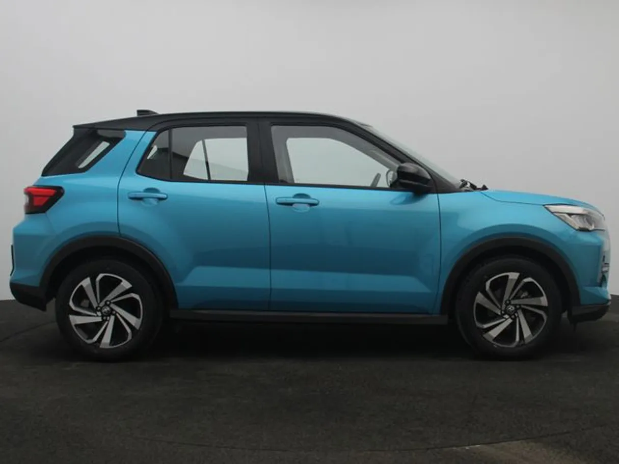 Car image 13