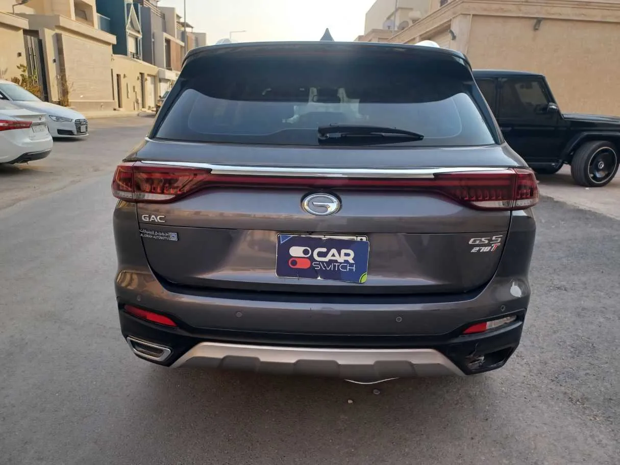 Car image 6