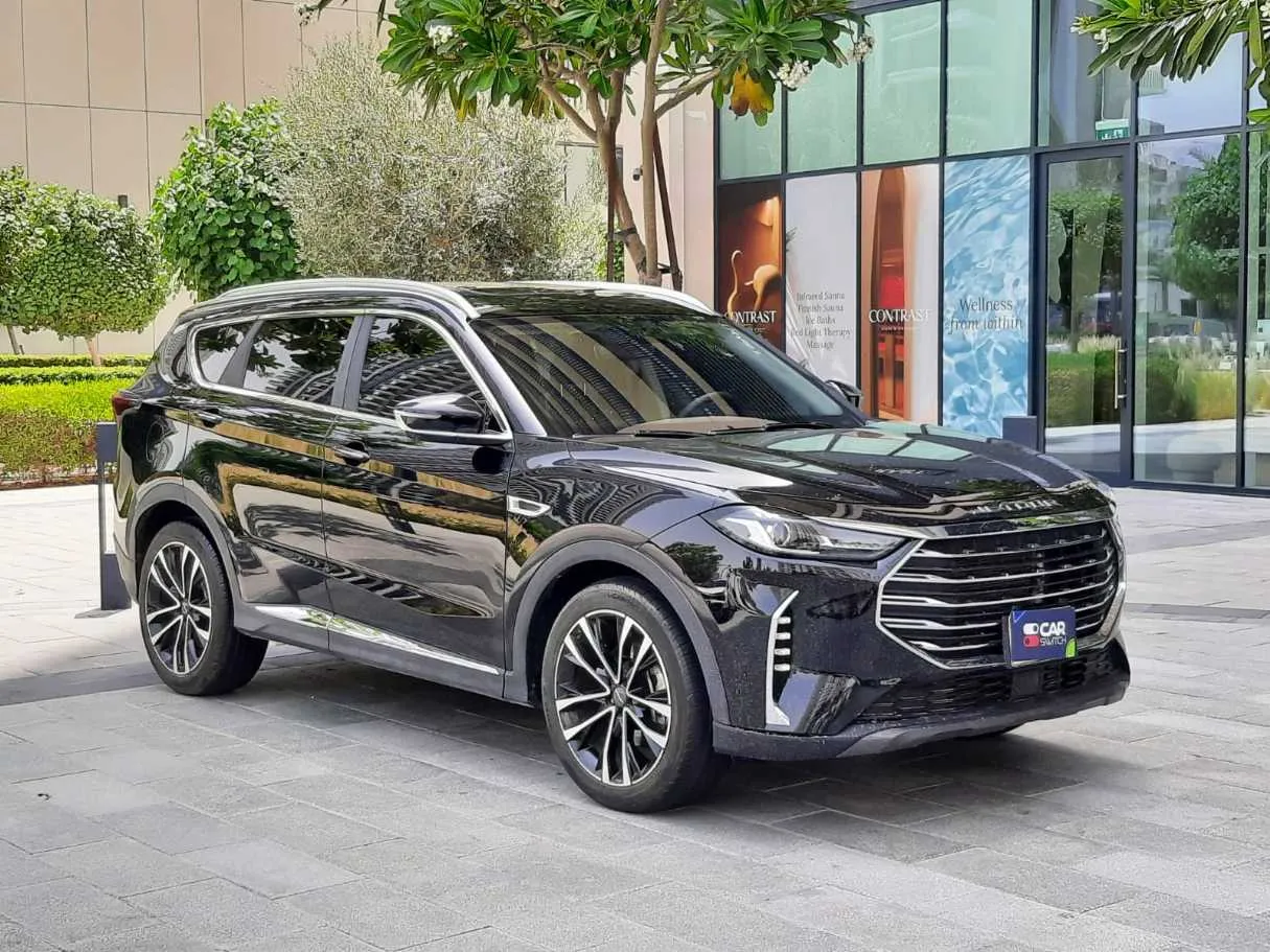 Car image 3