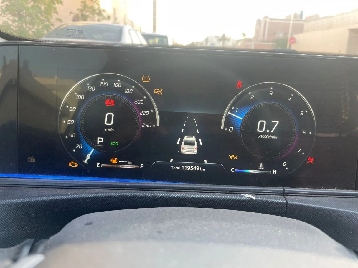 Car image 18