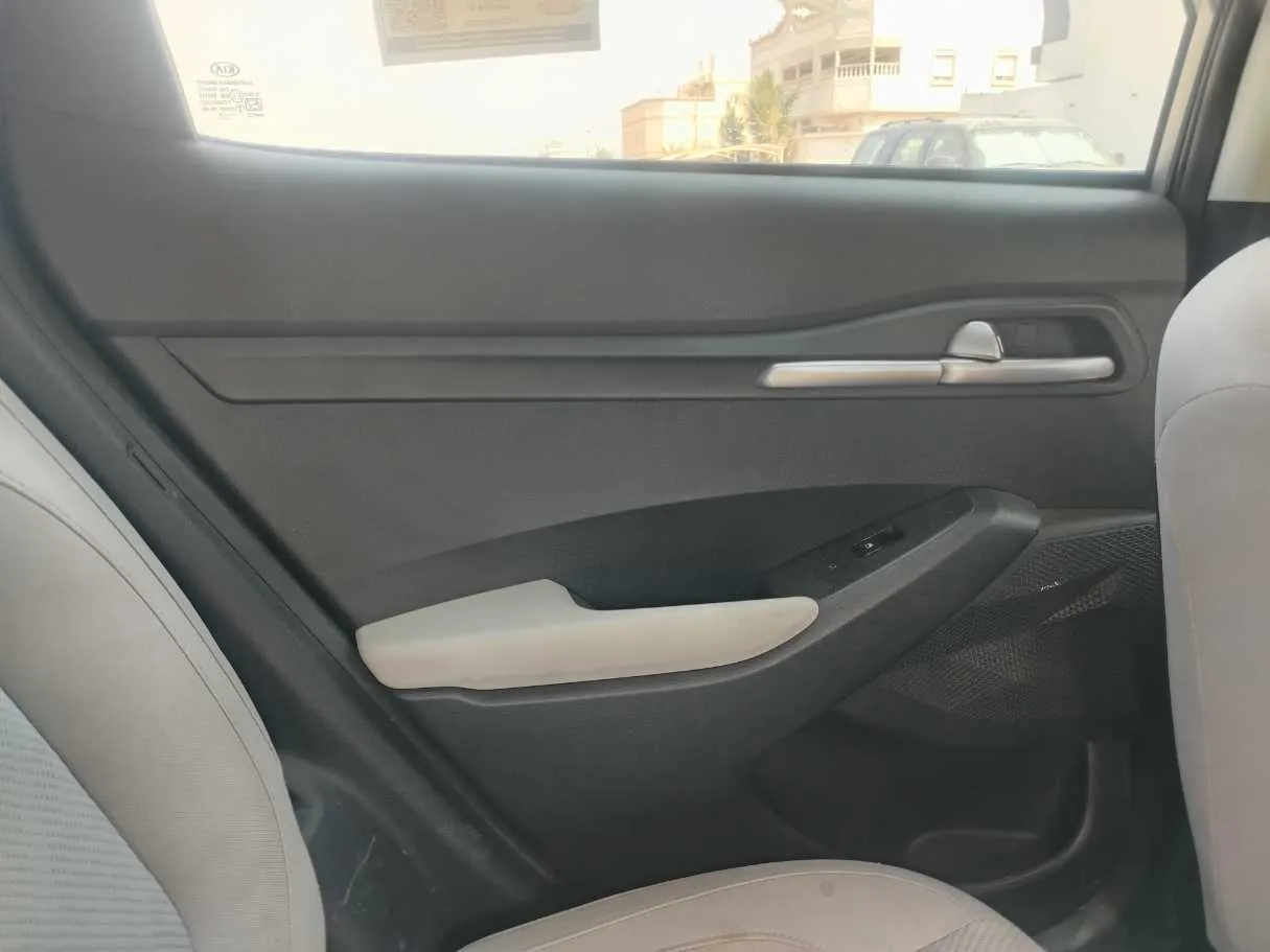 Car image 40