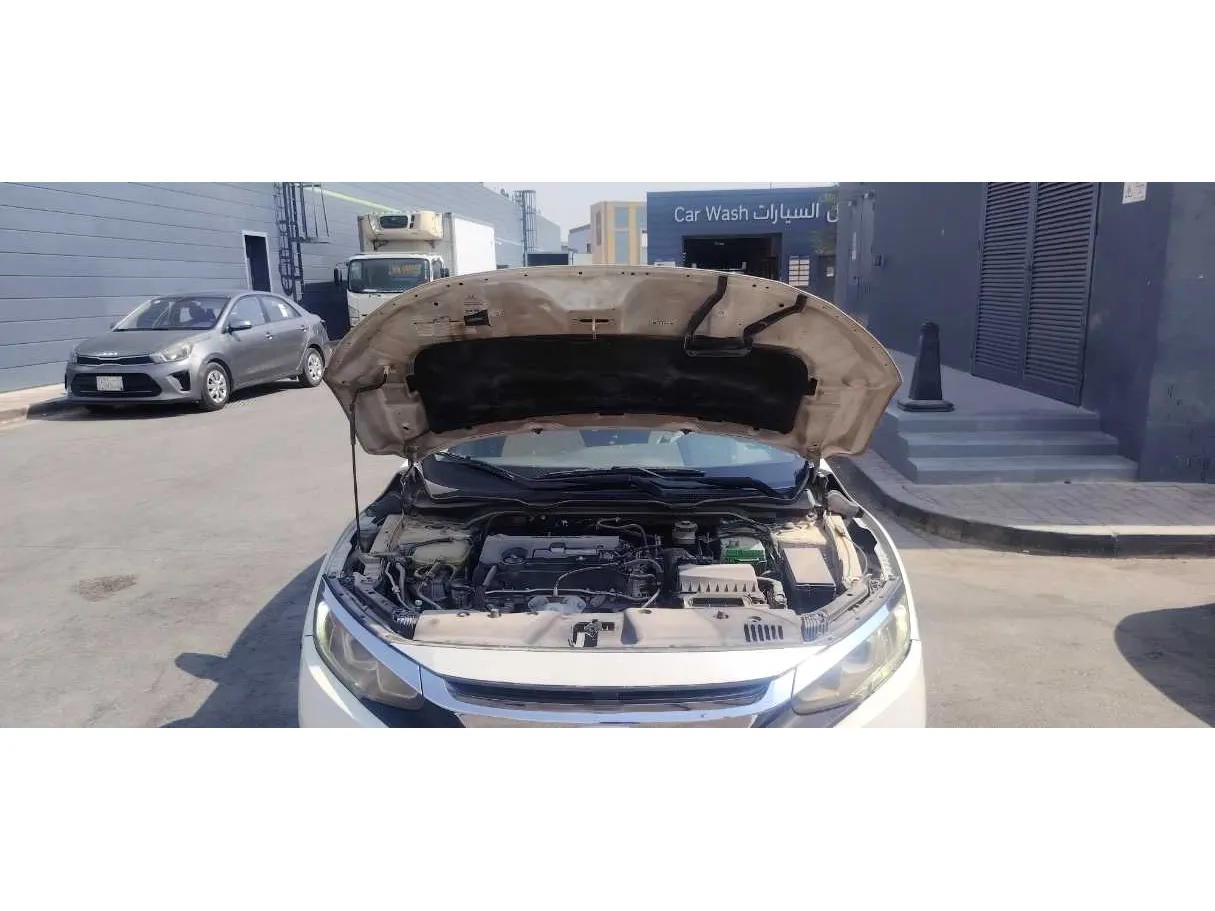 Car image 26