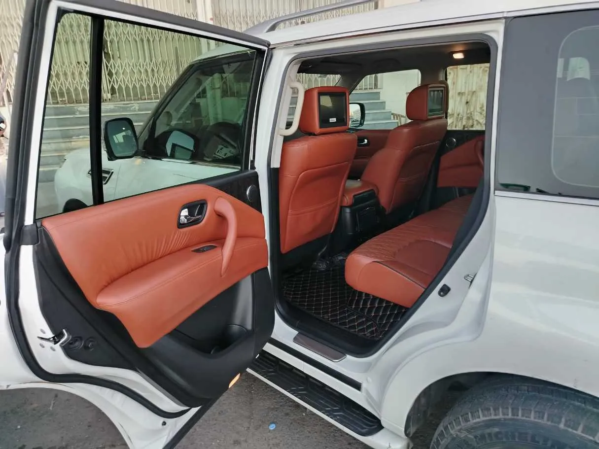 Car image 16