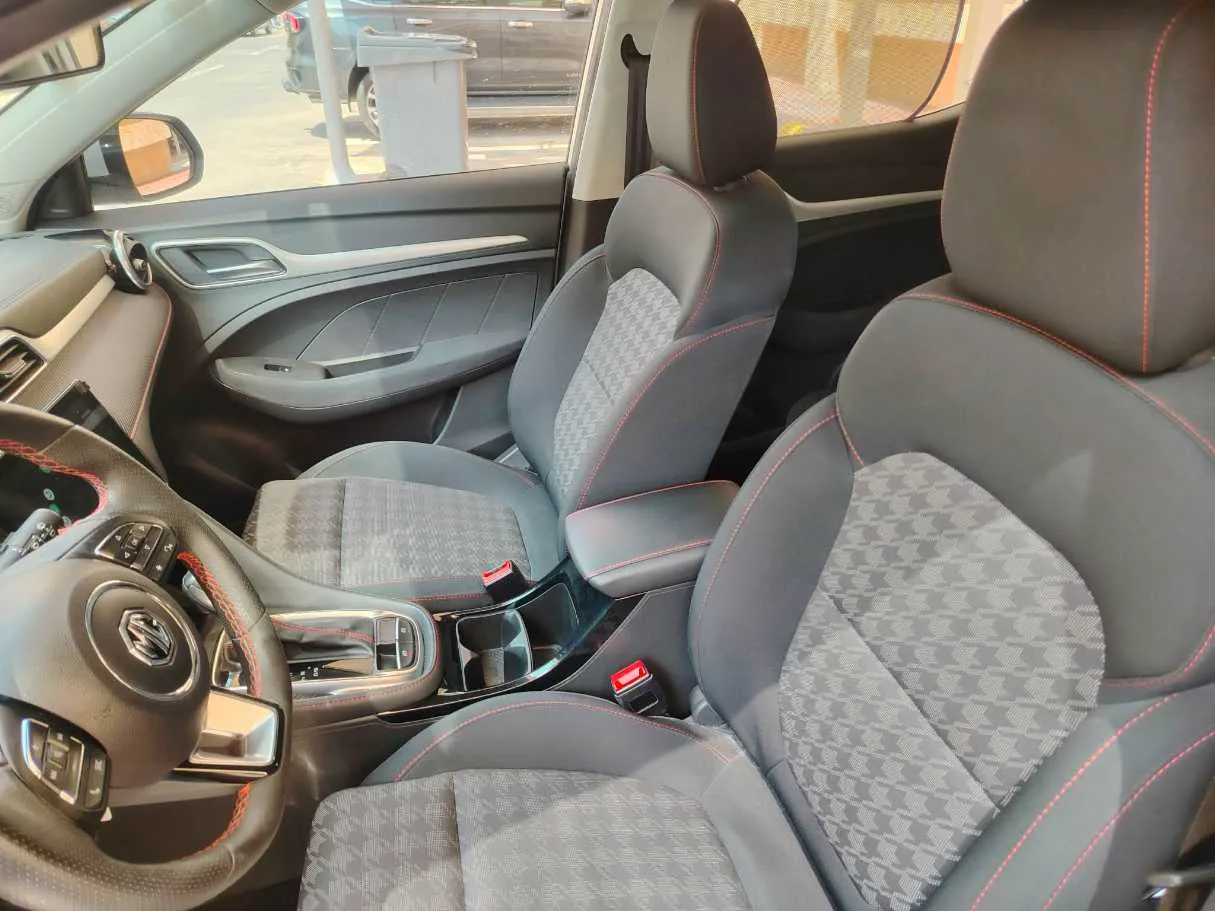 Car image 15