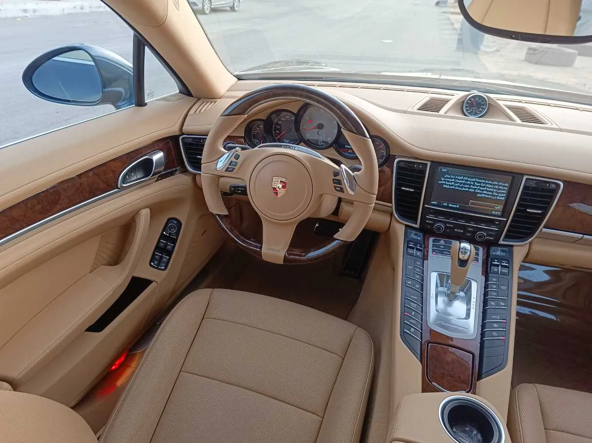 Car image 28