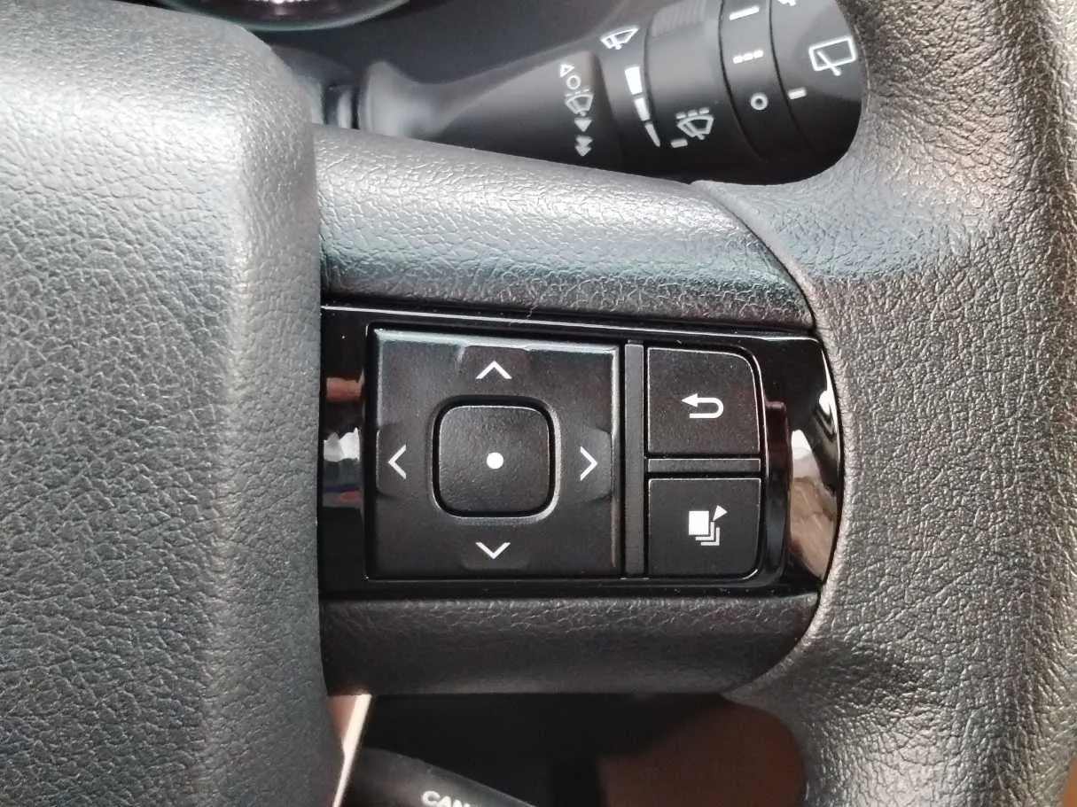 Car image 28