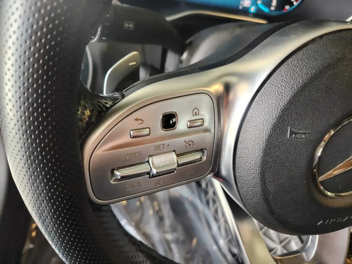 Car image 47