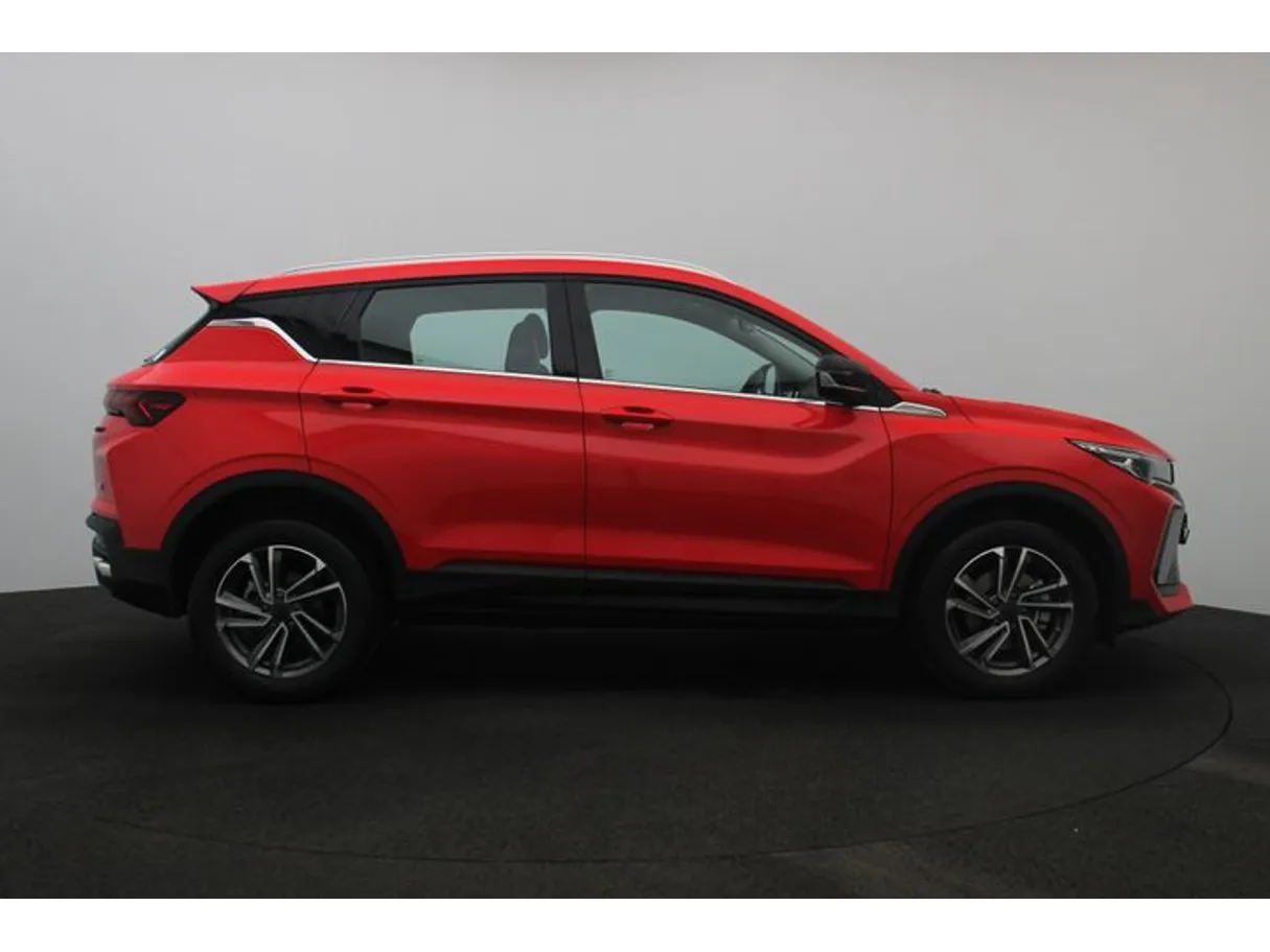 Car image 13