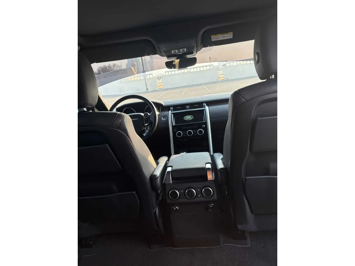 Car image 10