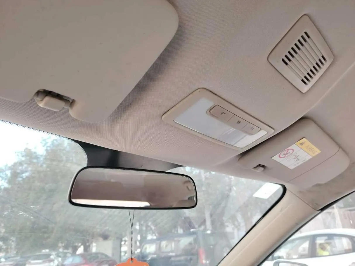 Car image 37