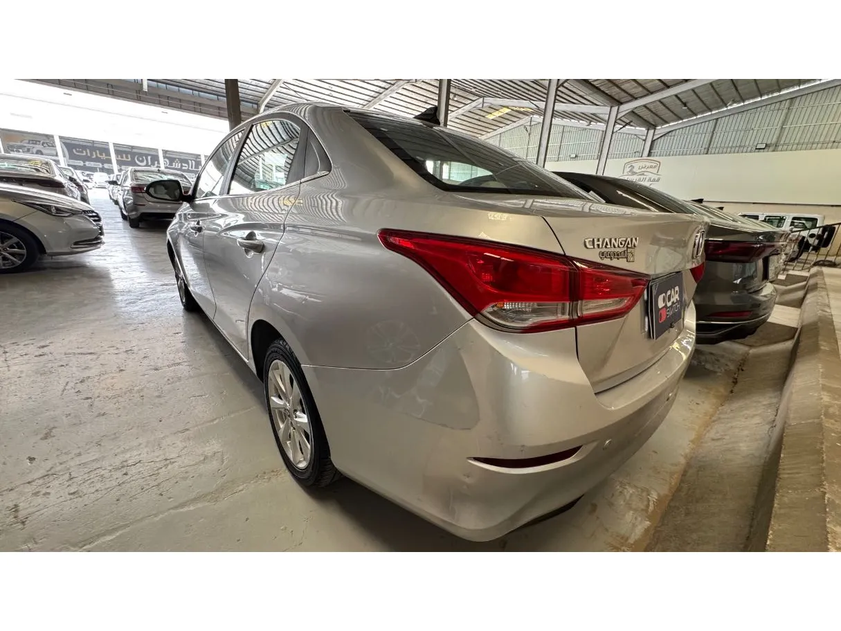 Car image 7