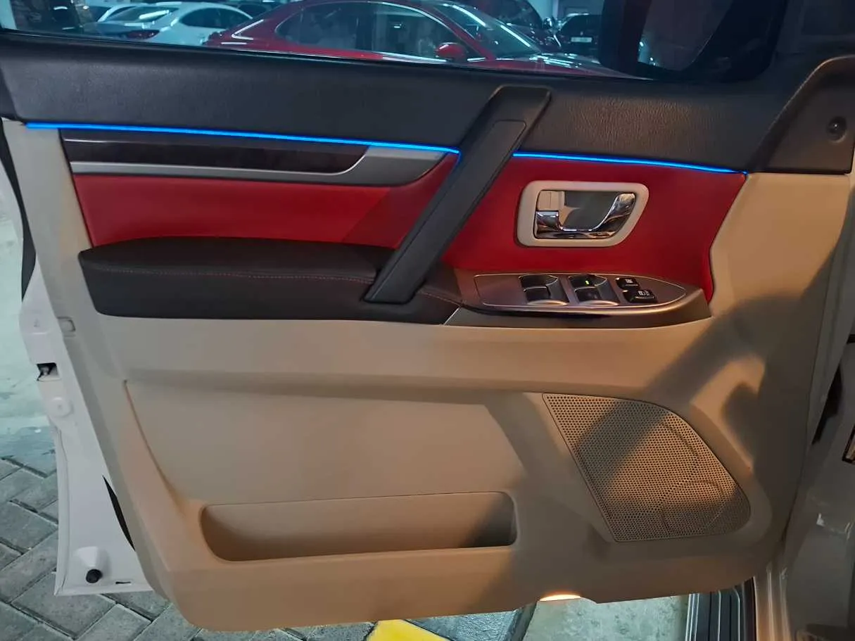 Car image 7
