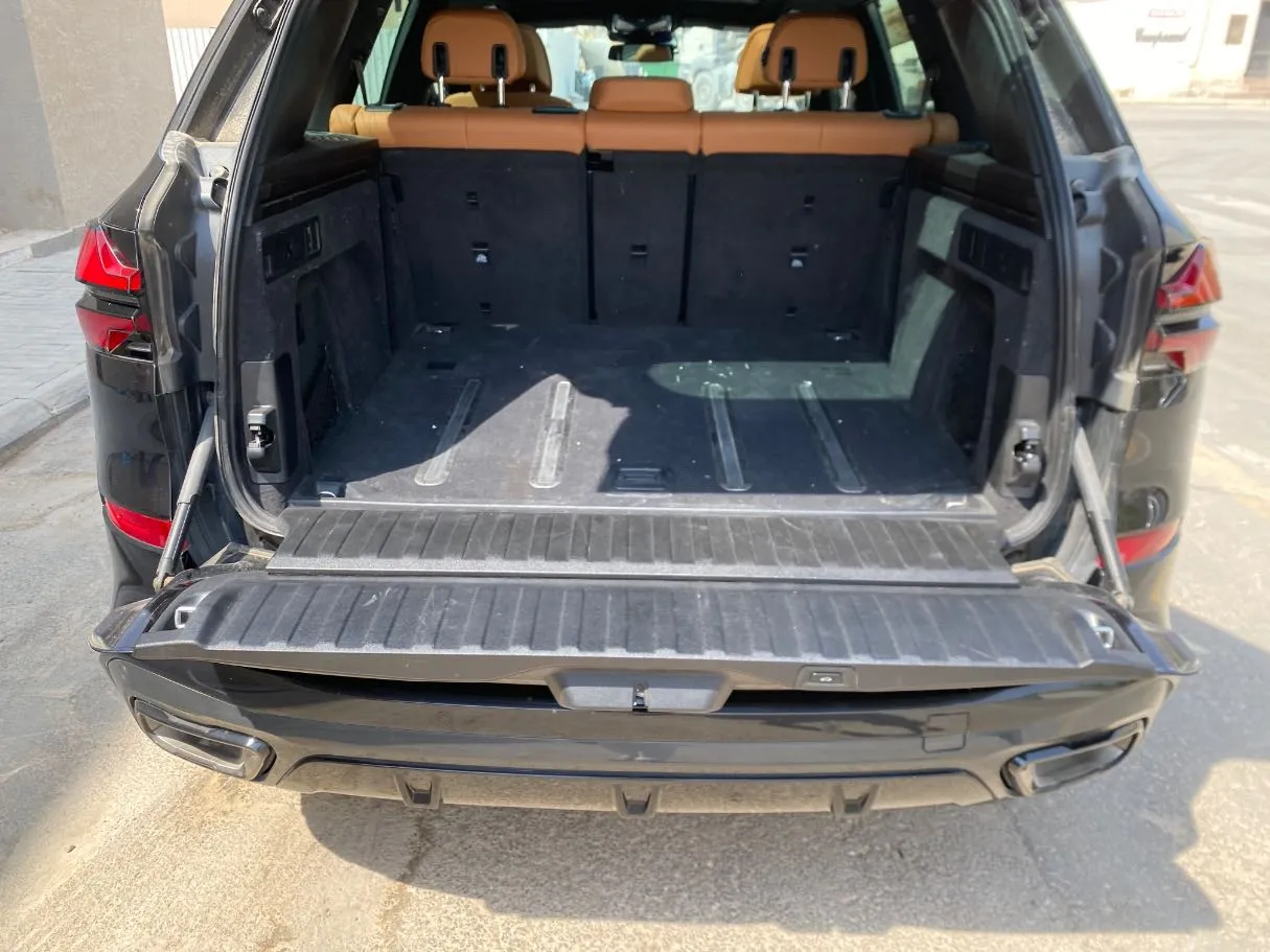Car image 21