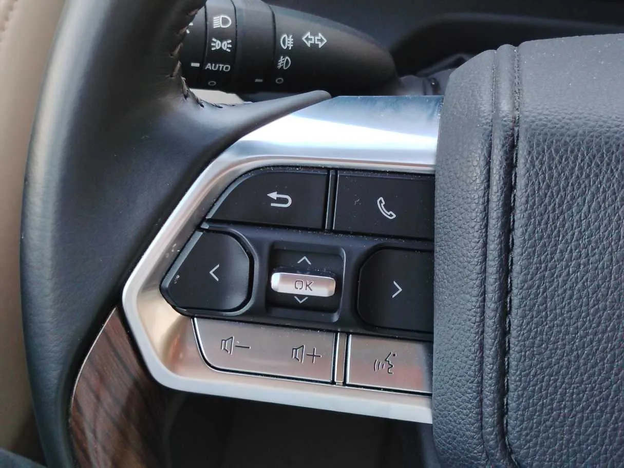 Car image 43
