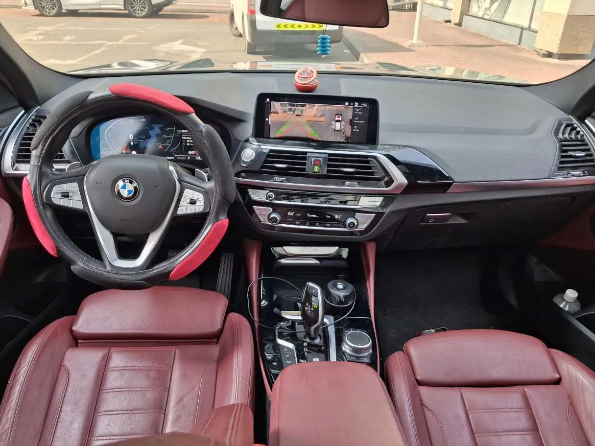 Car image 15