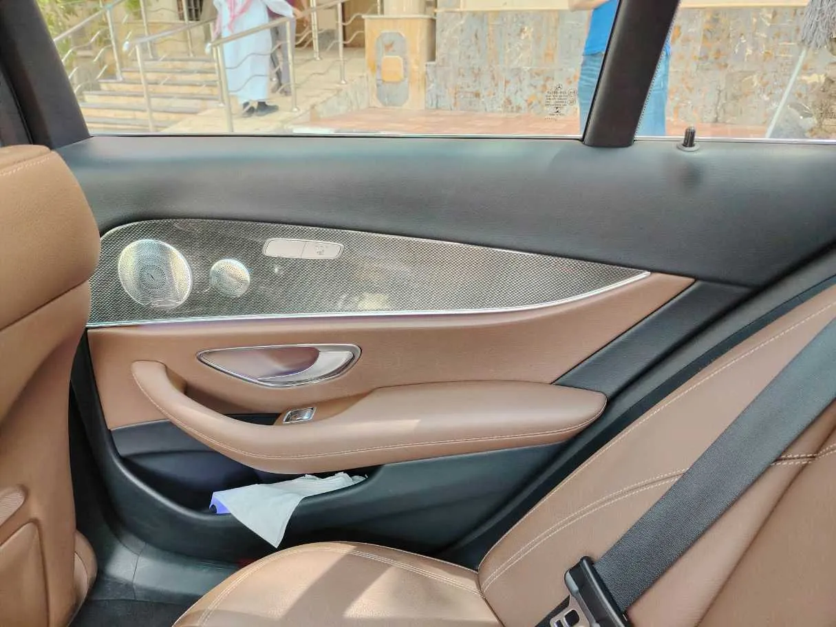 Car image 34