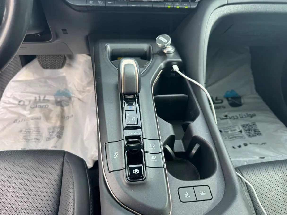 Car image 15