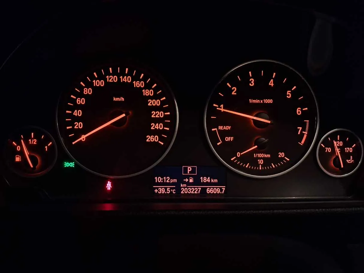 Car image 19