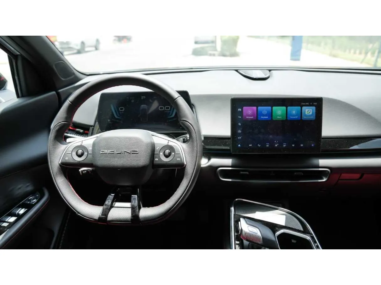 Car image 16