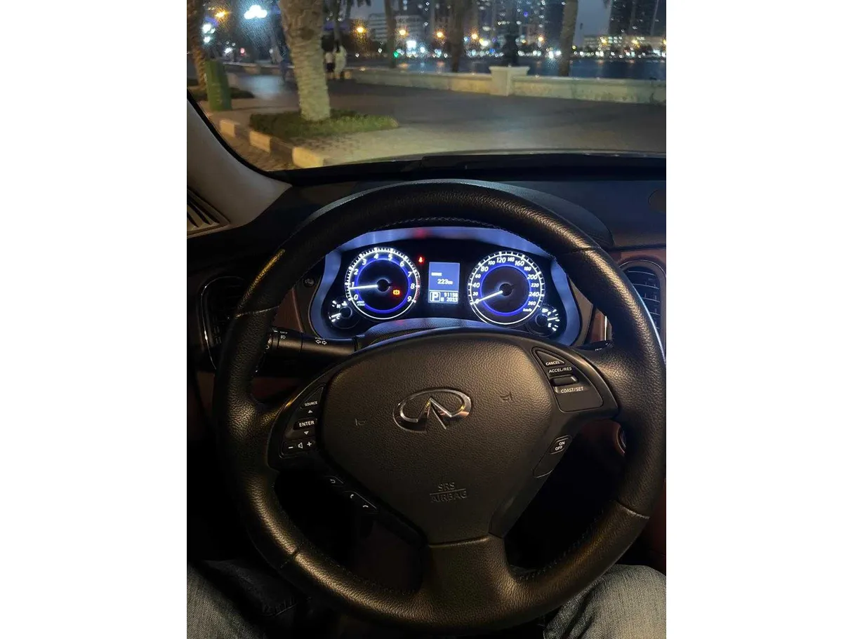 Car image 29