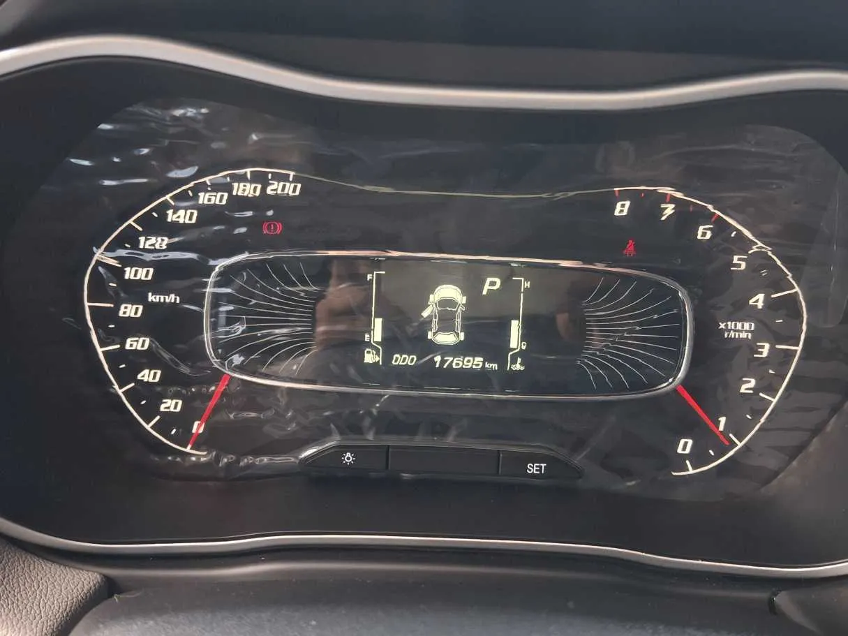 Car image 17