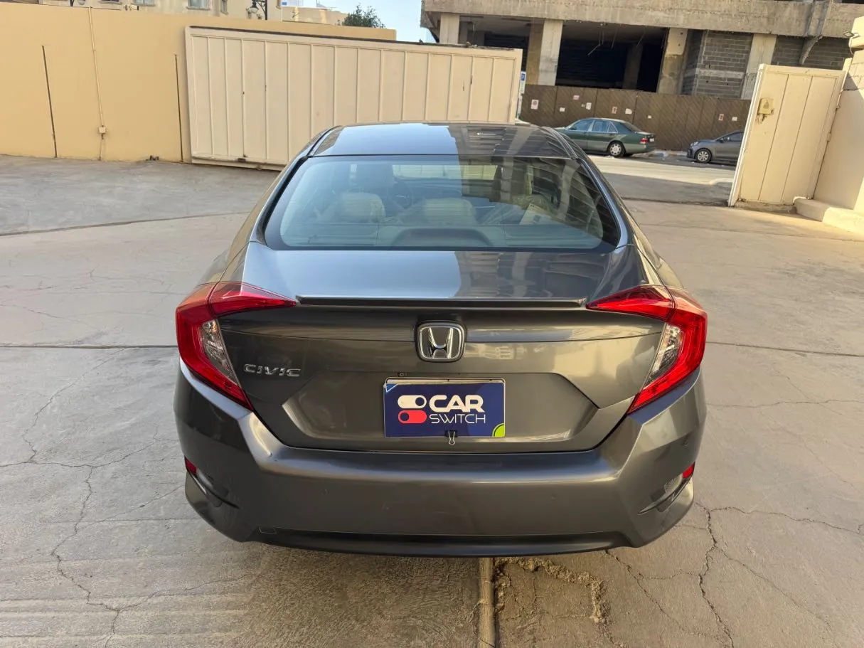 Car image 6