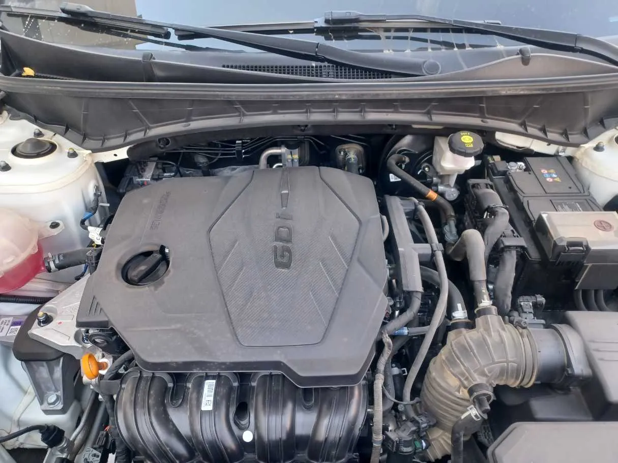 Car image 23