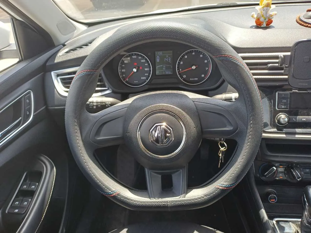 Car image 17