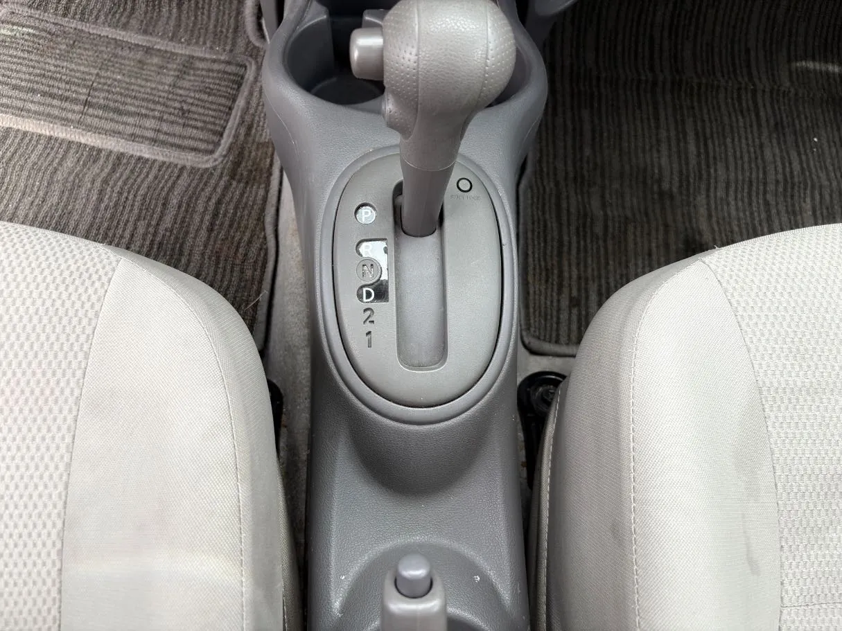 Car image 12
