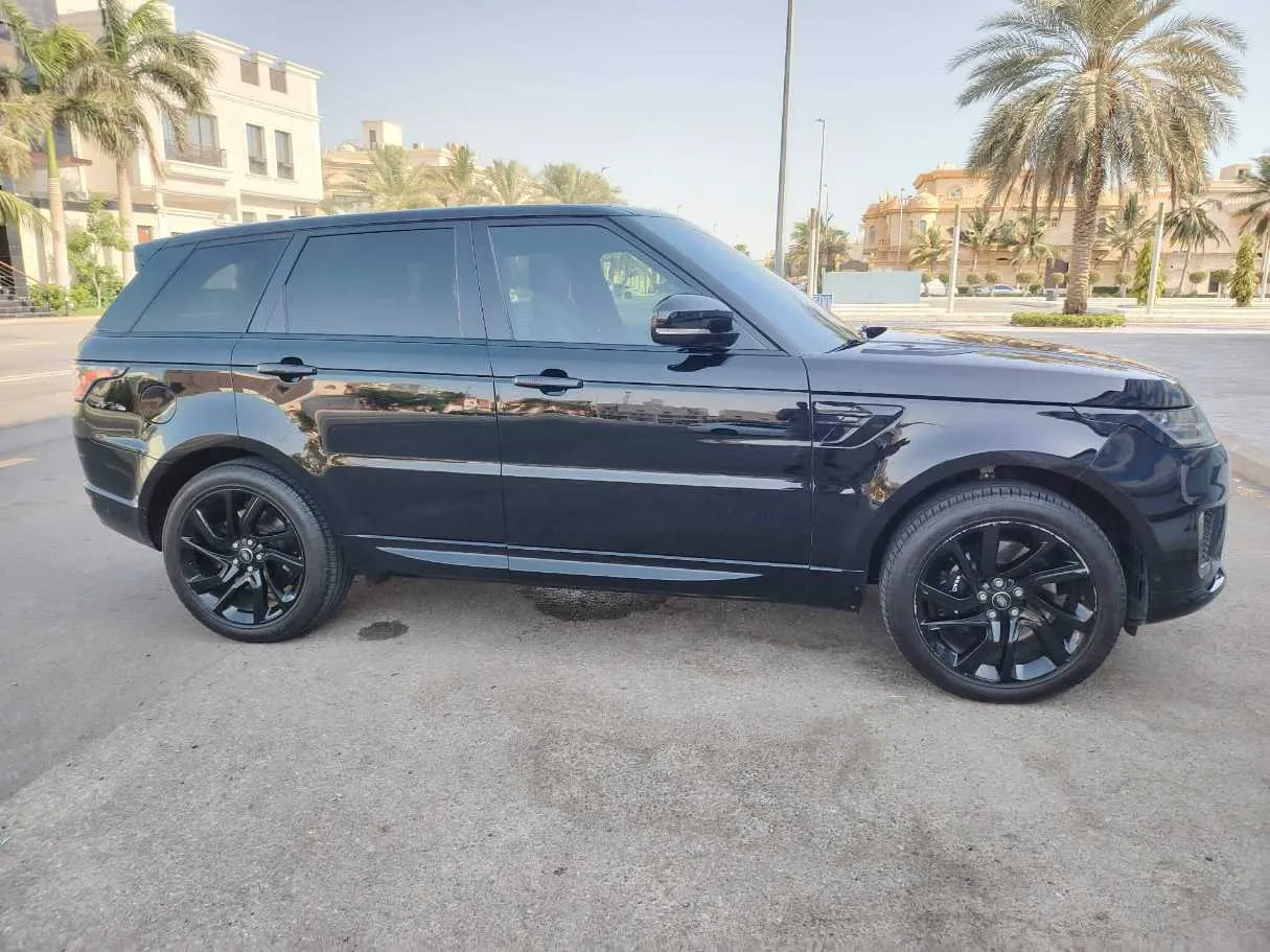 Car image 4