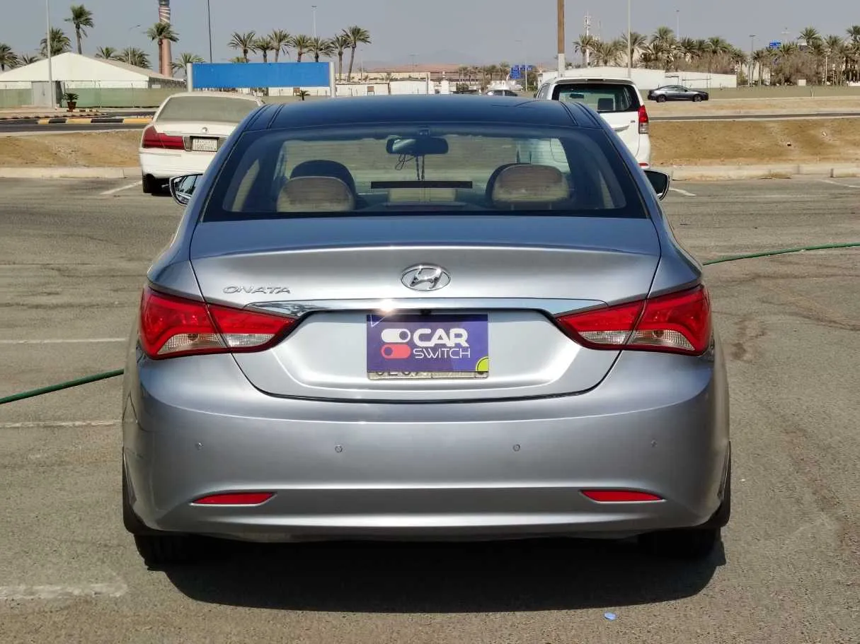 Car image 6