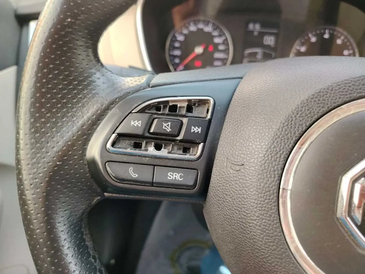 Car image 33