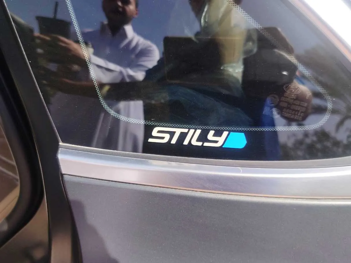 Car image 27