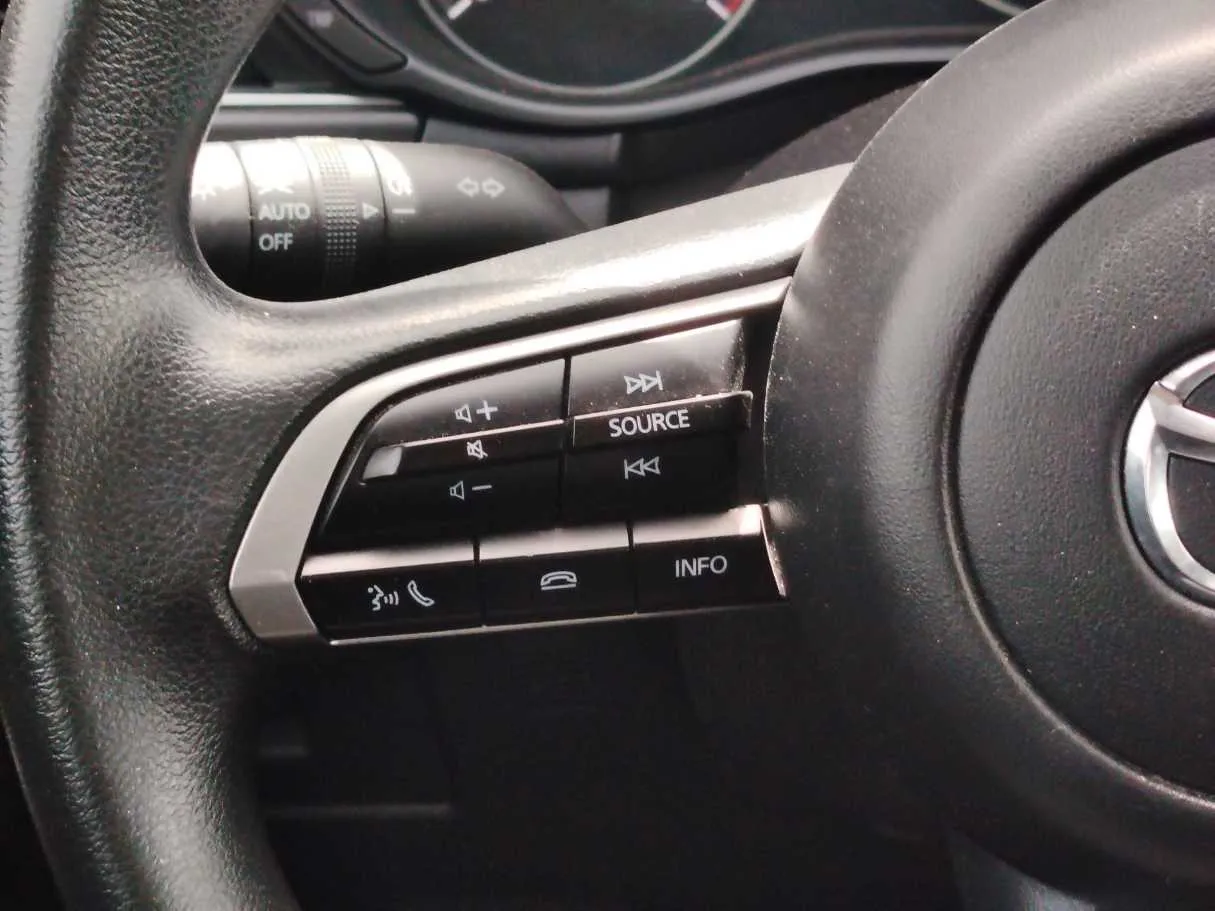 Car image 25