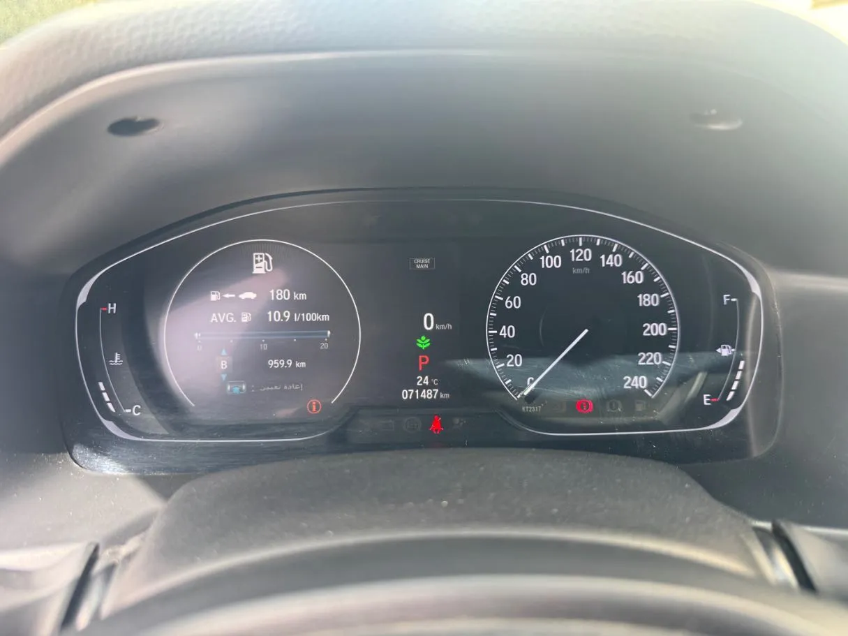 Car image 18
