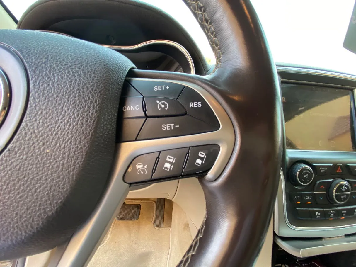 Car image 26