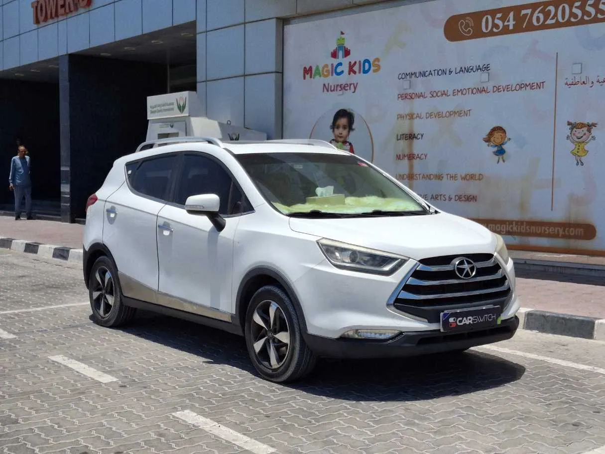 Car image 3