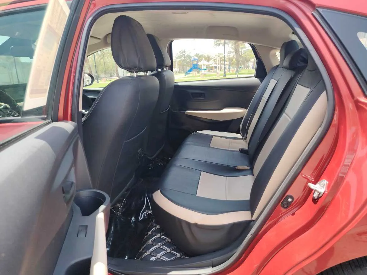 Car image 15