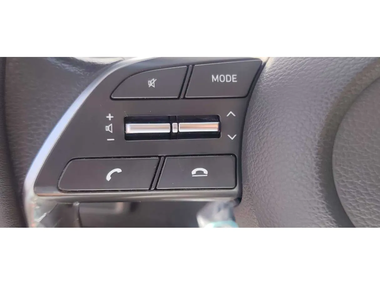 Car image 32