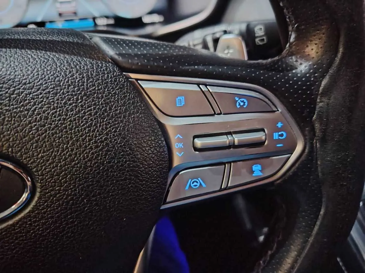 Car image 38